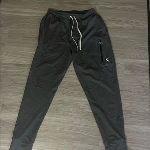 Vuori Joggers